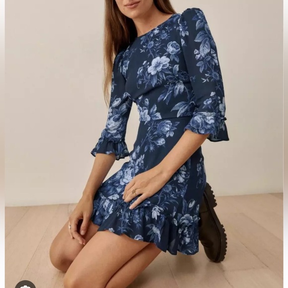 Reformation ‘Doutzen’ Dress pre loved - Picture 4 of 10